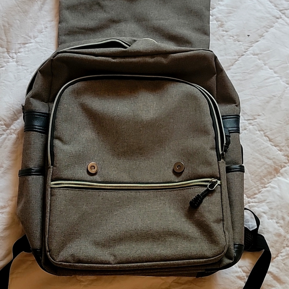 Ronyes Backpack - Picture 2 of 3